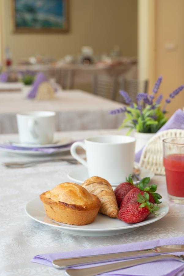 Villa Domus Salento Suites&Rooms Lecce Exterior foto