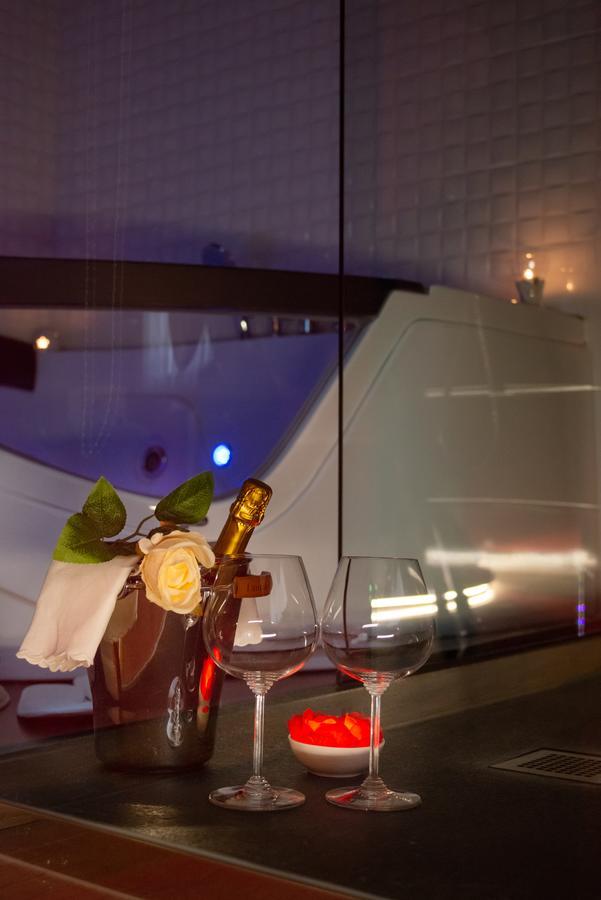 Villa Domus Salento Suites&Rooms Lecce Exterior foto